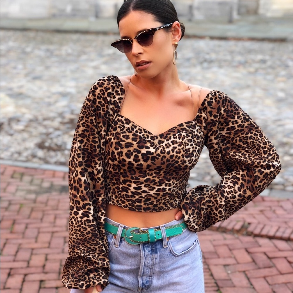 Wore Once! Malone Leopard Puff Sleeve Blouse Top - Picture 5 of 9